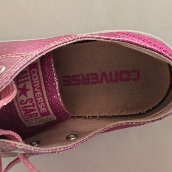 Converse shoes - Picture 4 of 5